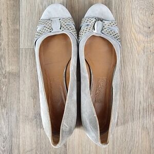Salvatore Ferragamo‎ Women's Size 9 Suede Ballet Flats Gray Snake Accent Bow